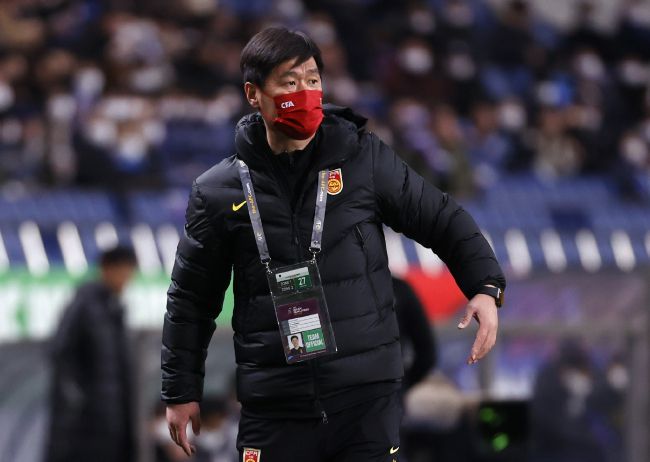 日本老师扒裙子打屁股网站
